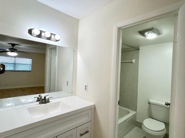 6061 N Falls Cir Drive, Unit 402, Lauderhill, FL 33319 Photo