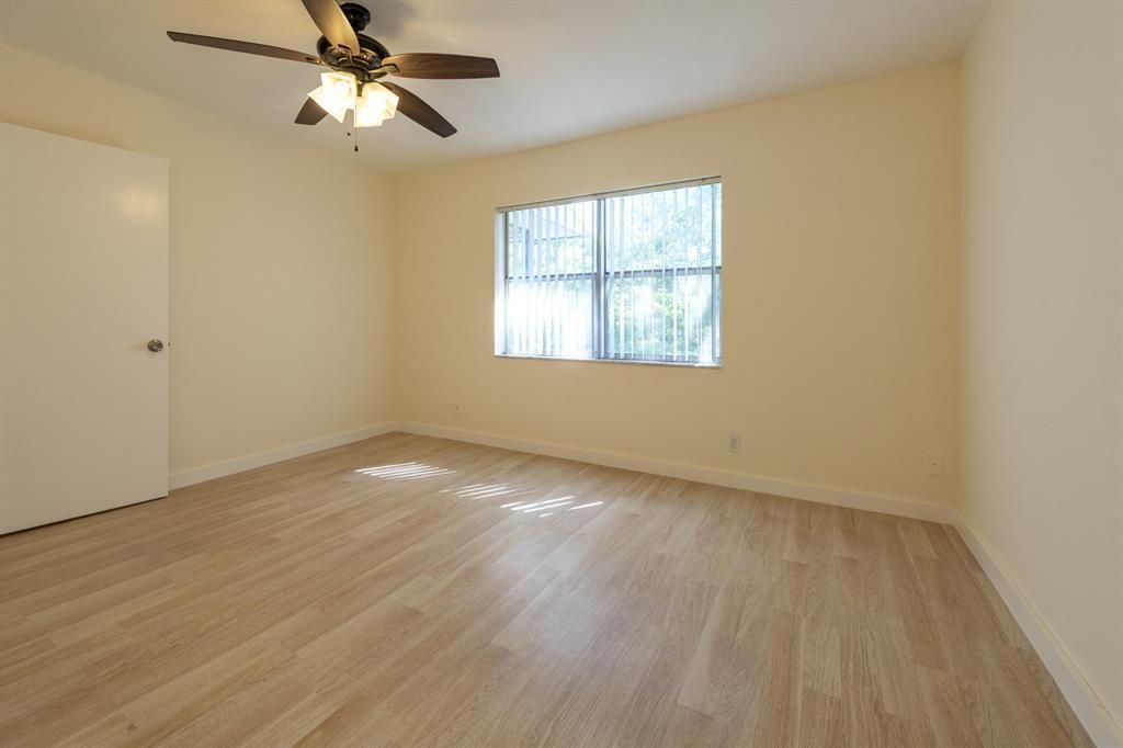 6061 N Falls Cir Drive, Unit 402, Lauderhill, FL 33319 Photo
