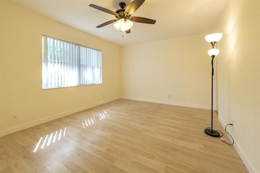 6061 N Falls Cir Drive, Unit 402, Lauderhill, FL 33319 Photo
