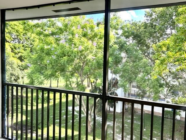 6061 N Falls Cir Drive, Unit 402, Lauderhill, FL 33319 Photo