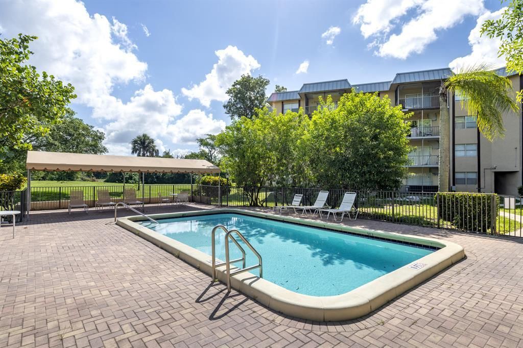6061 N Falls Cir Drive, Unit 402, Lauderhill, FL 33319 Photo