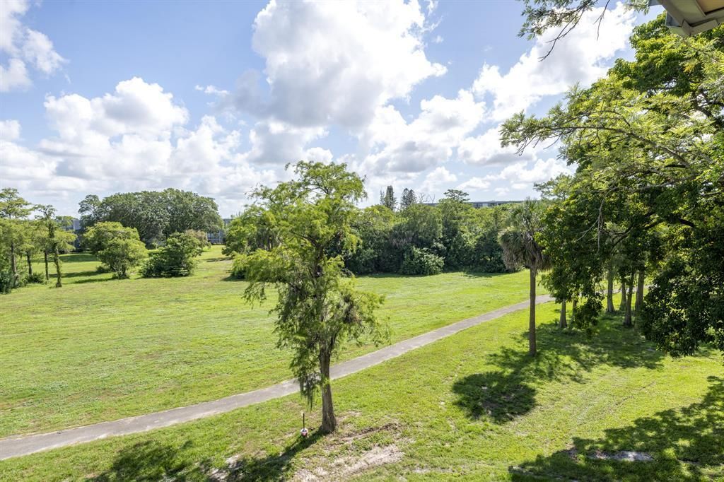 6061 N Falls Cir Drive, Unit 402, Lauderhill, FL 33319 Photo