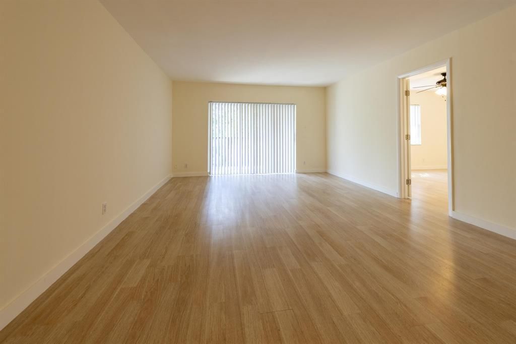 6061 N Falls Cir Drive, Unit 402, Lauderhill, FL 33319 Photo
