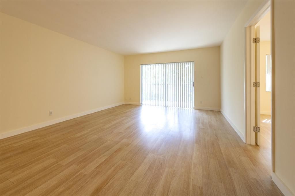 6061 N Falls Cir Drive, Unit 402, Lauderhill, FL 33319 Photo