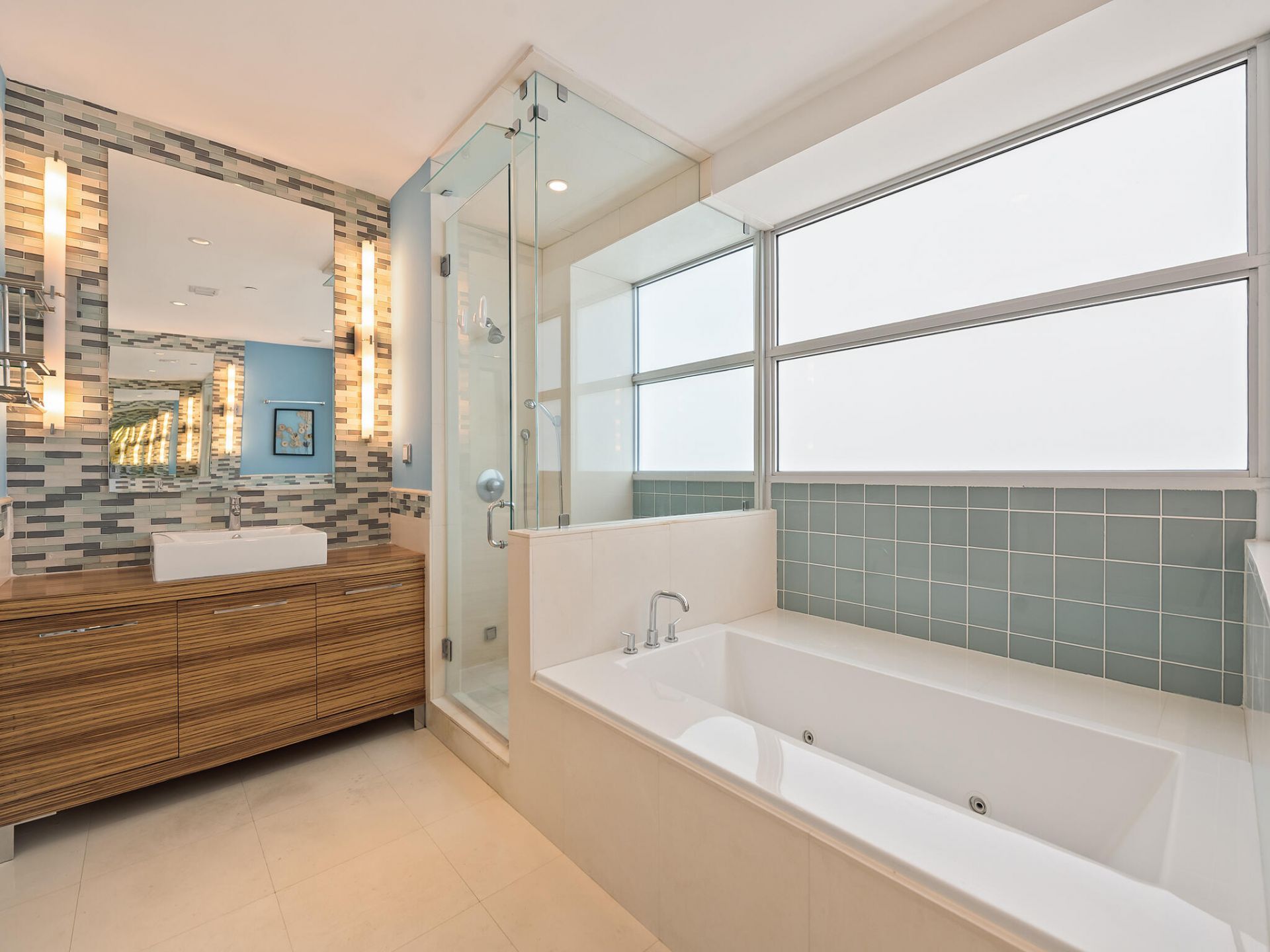 215 Hendricks Isle, Fort Lauderdale, FL 33301 Photo