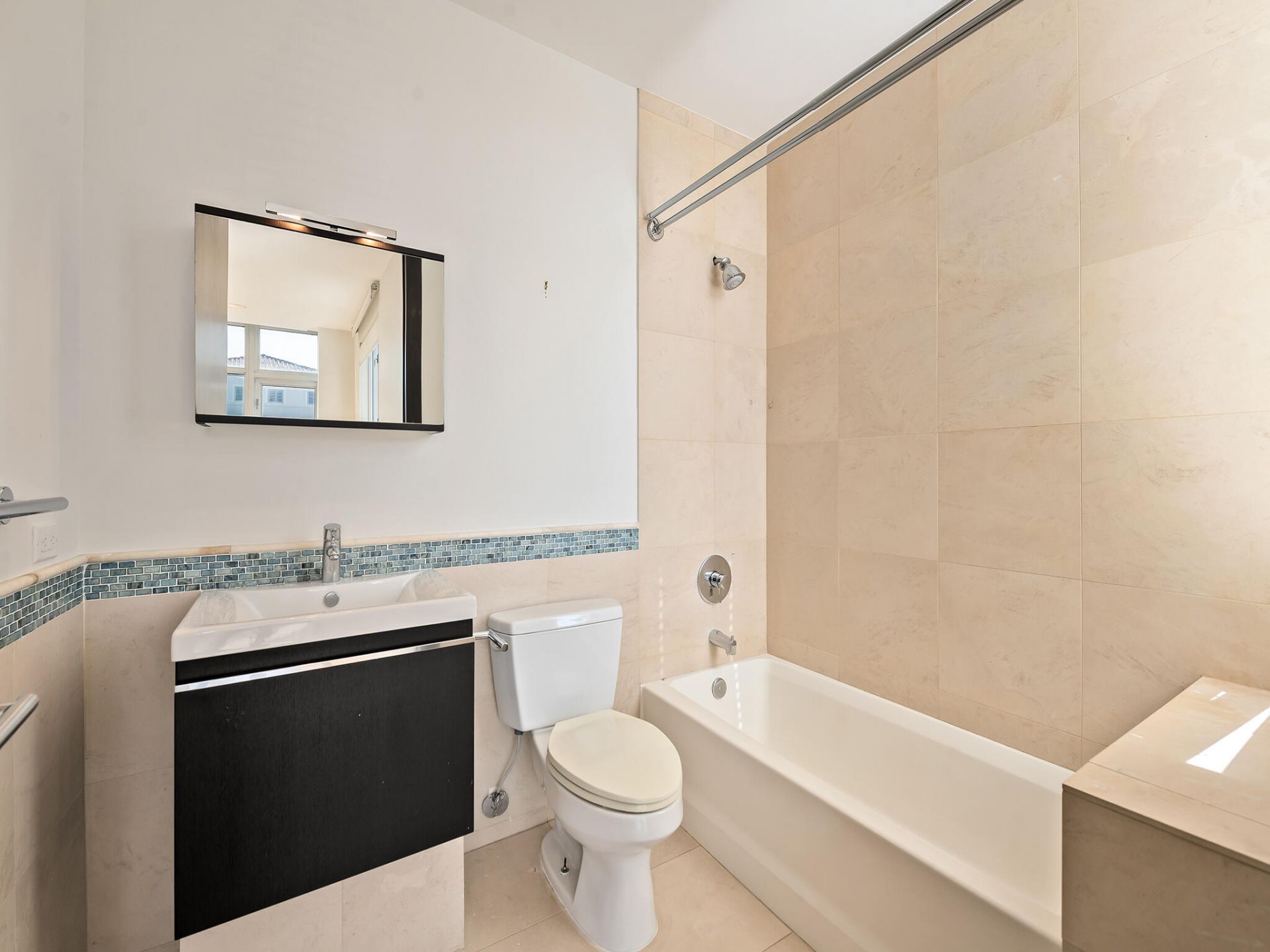 215 Hendricks Isle, Fort Lauderdale, FL 33301 Photo