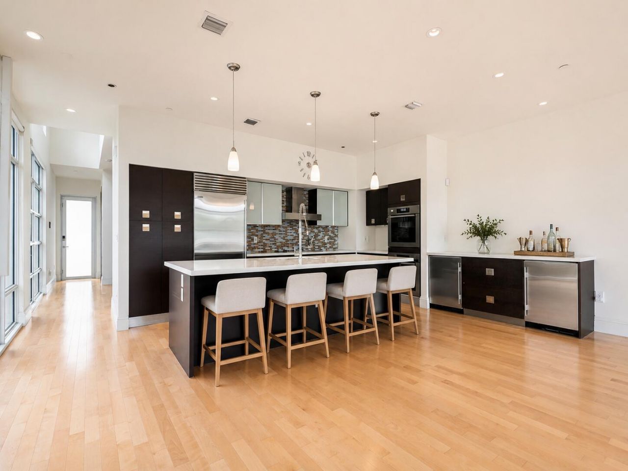 215 Hendricks Isle, Fort Lauderdale, FL 33301 Photo