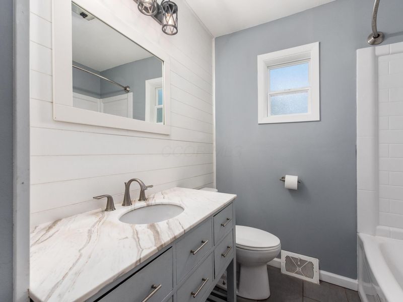 386 Old Village Road, Columbus, OH 43228 Photo 13