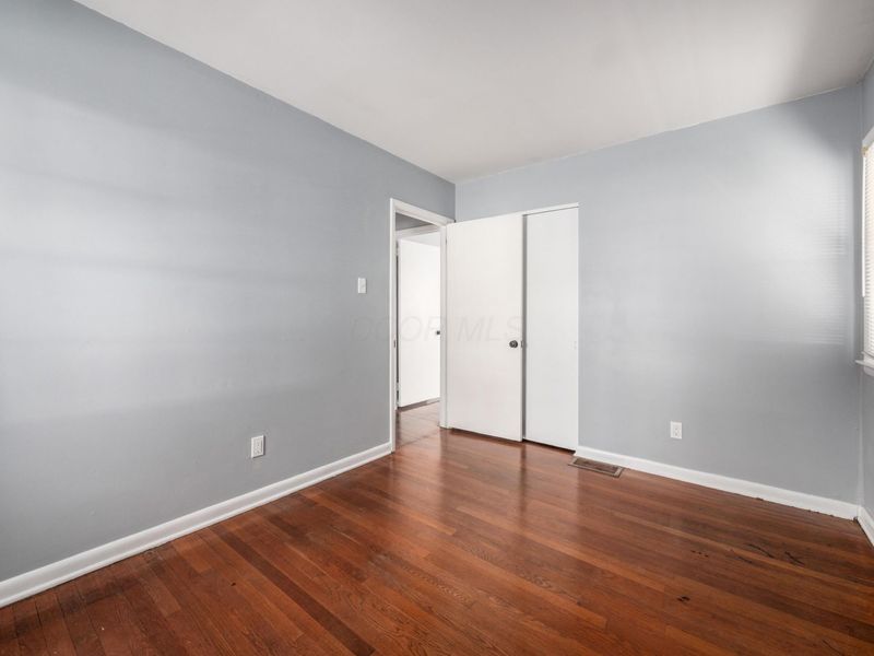 386 Old Village Road, Columbus, OH 43228 Photo 17