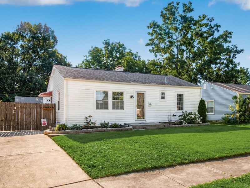 386 Old Village Road, Columbus, OH 43228 Photo 2