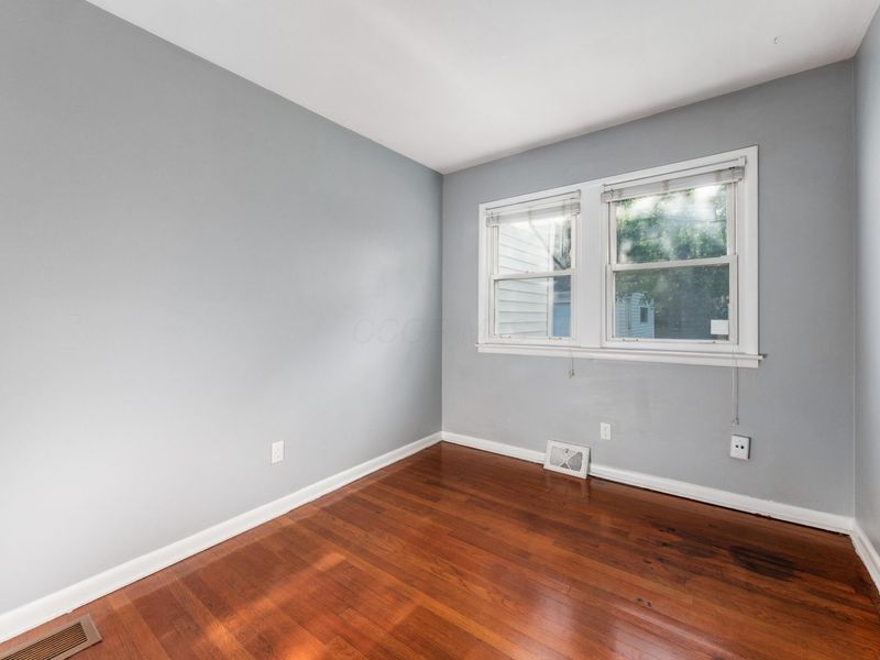386 Old Village Road, Columbus, OH 43228 Photo 21