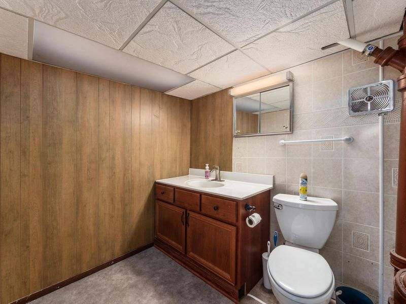 386 Old Village Road, Columbus, OH 43228 Photo 24