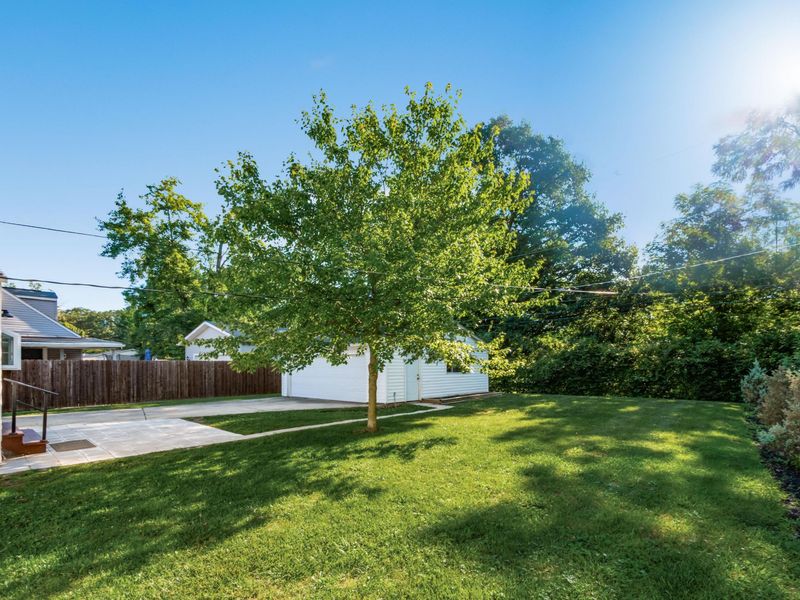 386 Old Village Road, Columbus, OH 43228 Photo 28