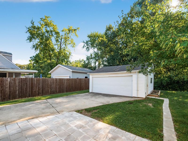 386 Old Village Road, Columbus, OH 43228 Photo 30