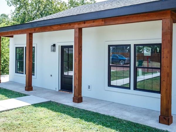 305 W Oak , Olney, TX 76374
