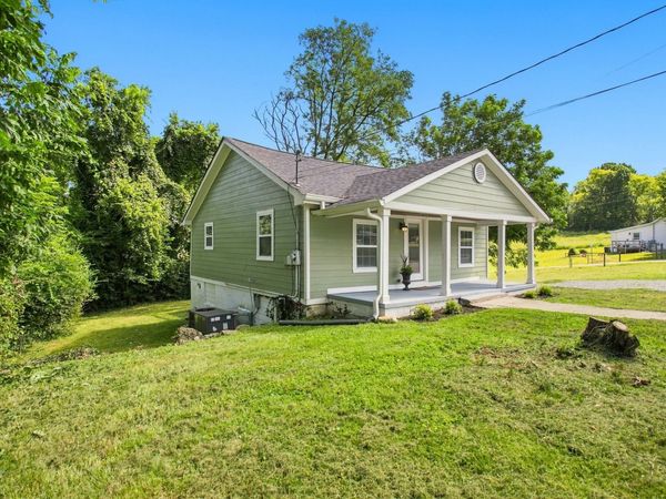 411 E 10th St, Columbia, TN 38401