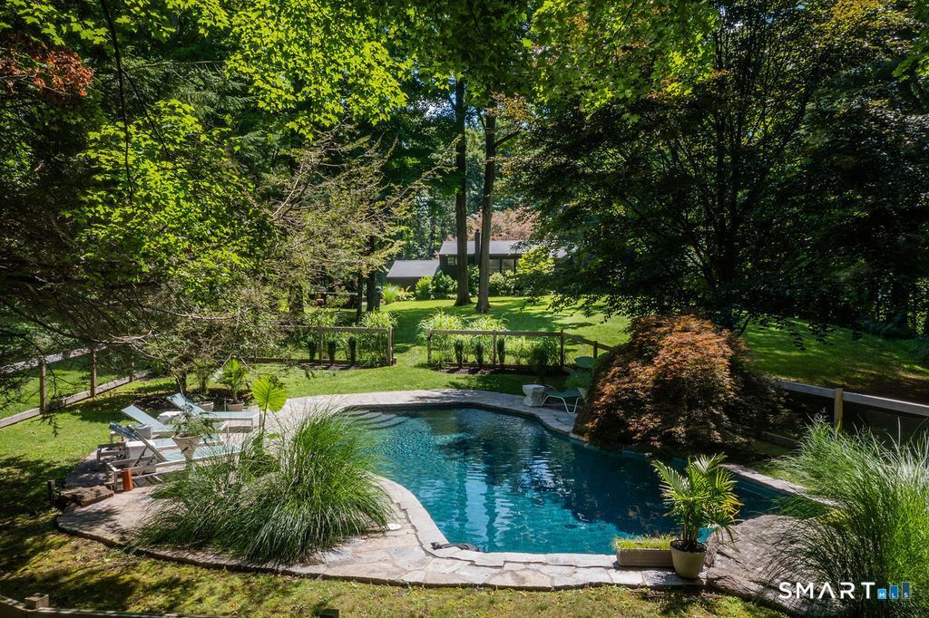 15 Brinsmade, Sherman, CT 06784 Main Photo