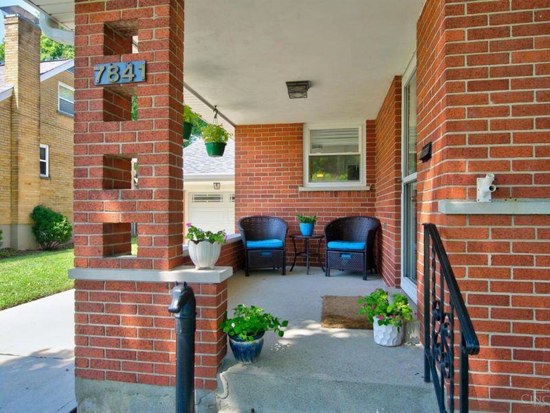 7841 Quarter Maine Avenue, Deer Park, OH 45236 Photo 2