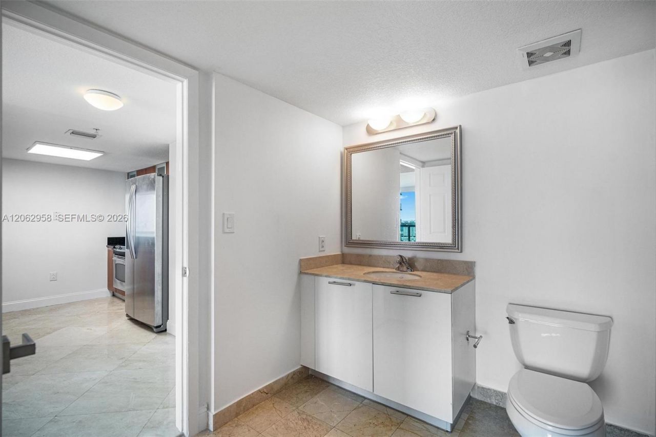 1800 N Bayshore Dr , Unit 2410, Miami, FL 33132 Photo