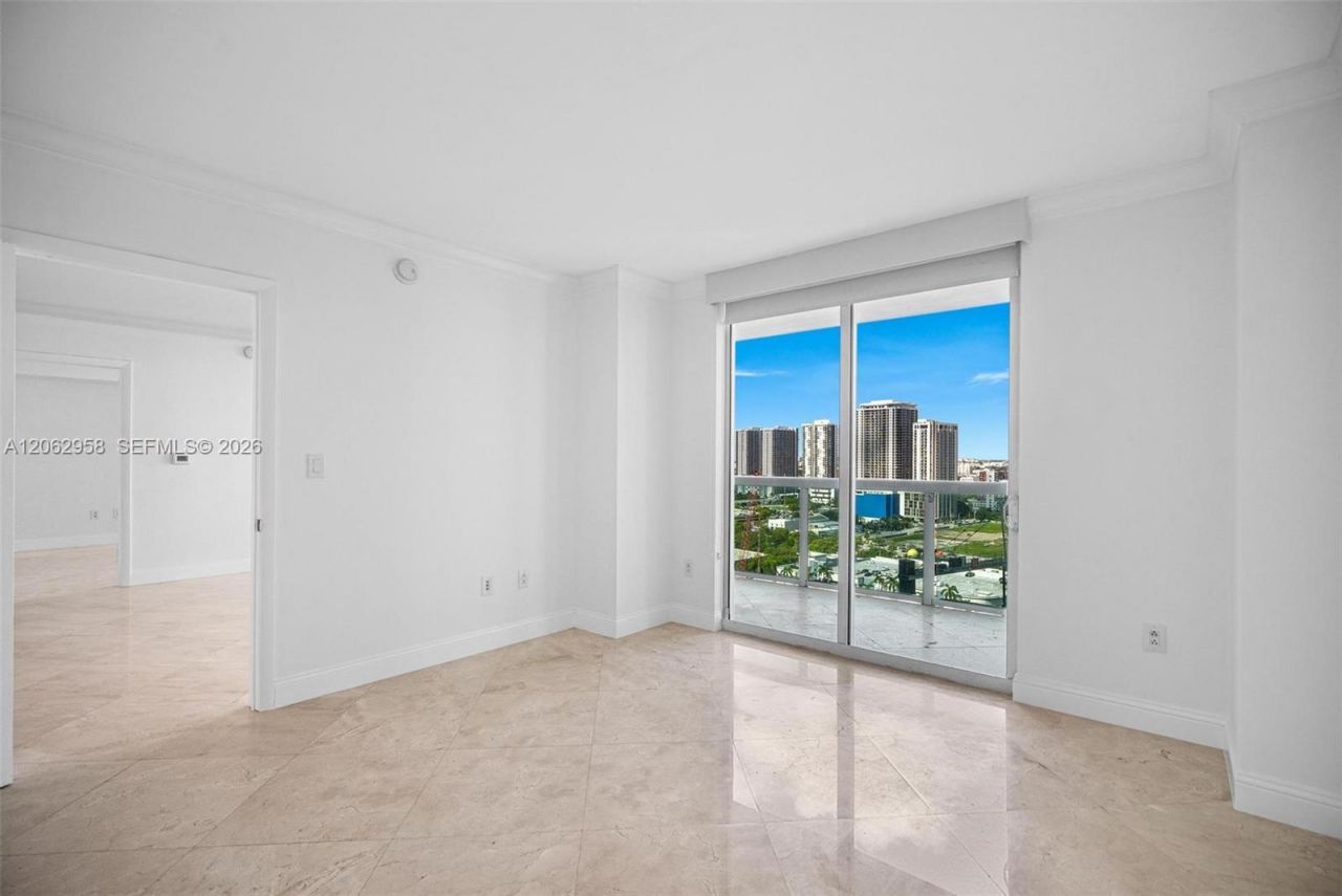 1800 N Bayshore Dr , Unit 2410, Miami, FL 33132 Photo
