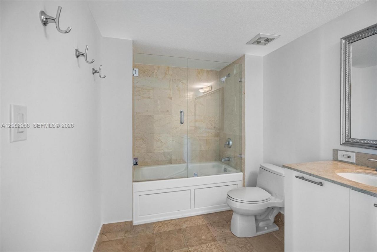 1800 N Bayshore Dr , Unit 2410, Miami, FL 33132 Photo