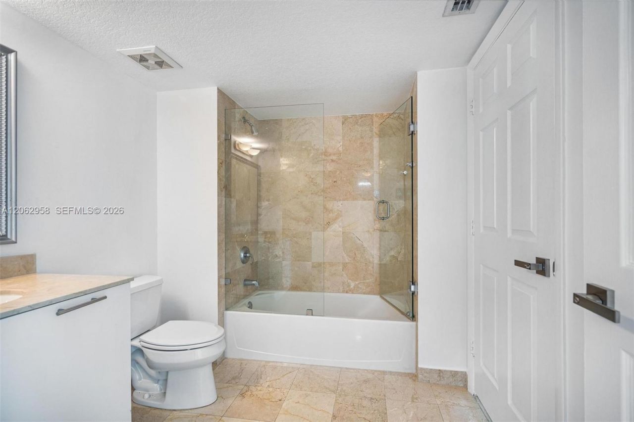 1800 N Bayshore Dr , Unit 2410, Miami, FL 33132 Photo