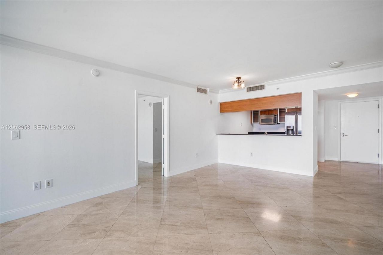 1800 N Bayshore Dr , Unit 2410, Miami, FL 33132 Photo