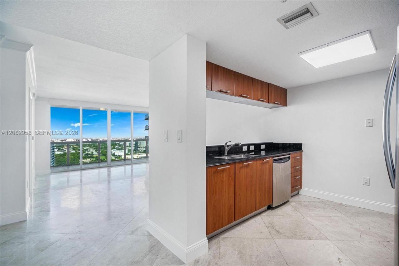 1800 N Bayshore Dr , Unit 2410, Miami, FL 33132 Photo