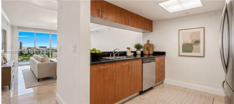 1800 N Bayshore Dr, Unit 2410, Miami, FL 33132 Photo