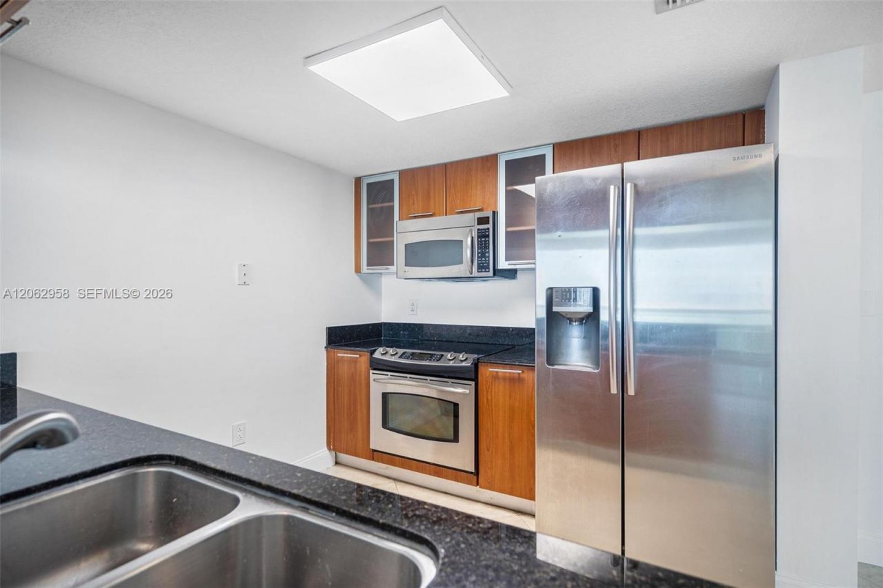 1800 N Bayshore Dr , Unit 2410, Miami, FL 33132 Photo