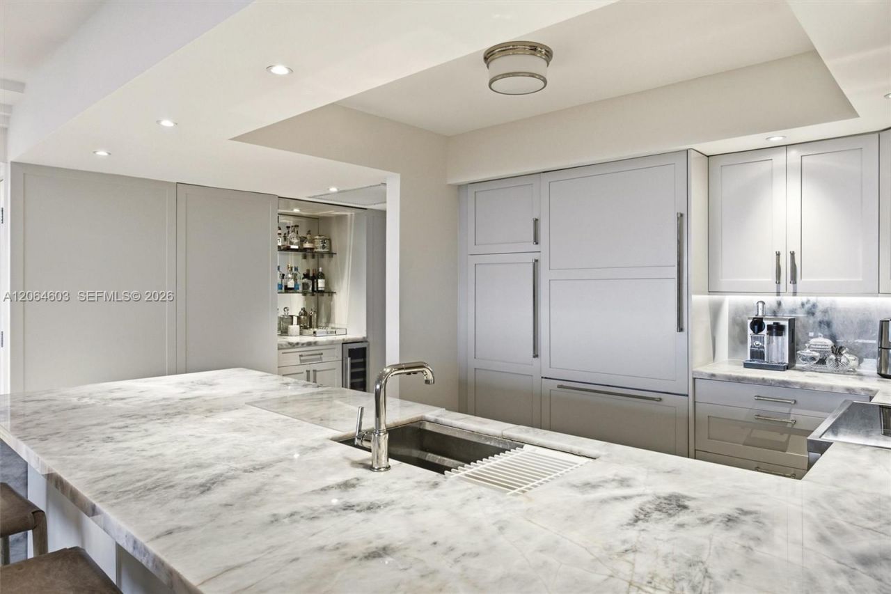5600 Collins Ave, Unit 15S, Miami Beach, FL 33140 Photo
