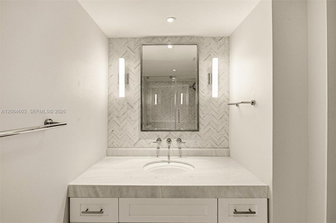 5600 Collins Ave, Unit 15S, Miami Beach, FL 33140 Photo