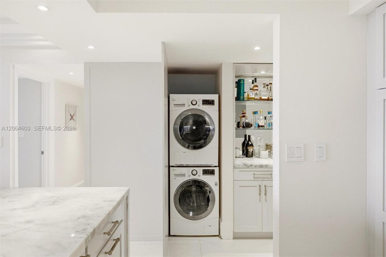 5600 Collins Ave, Unit 15S, Miami Beach, FL 33140 Photo