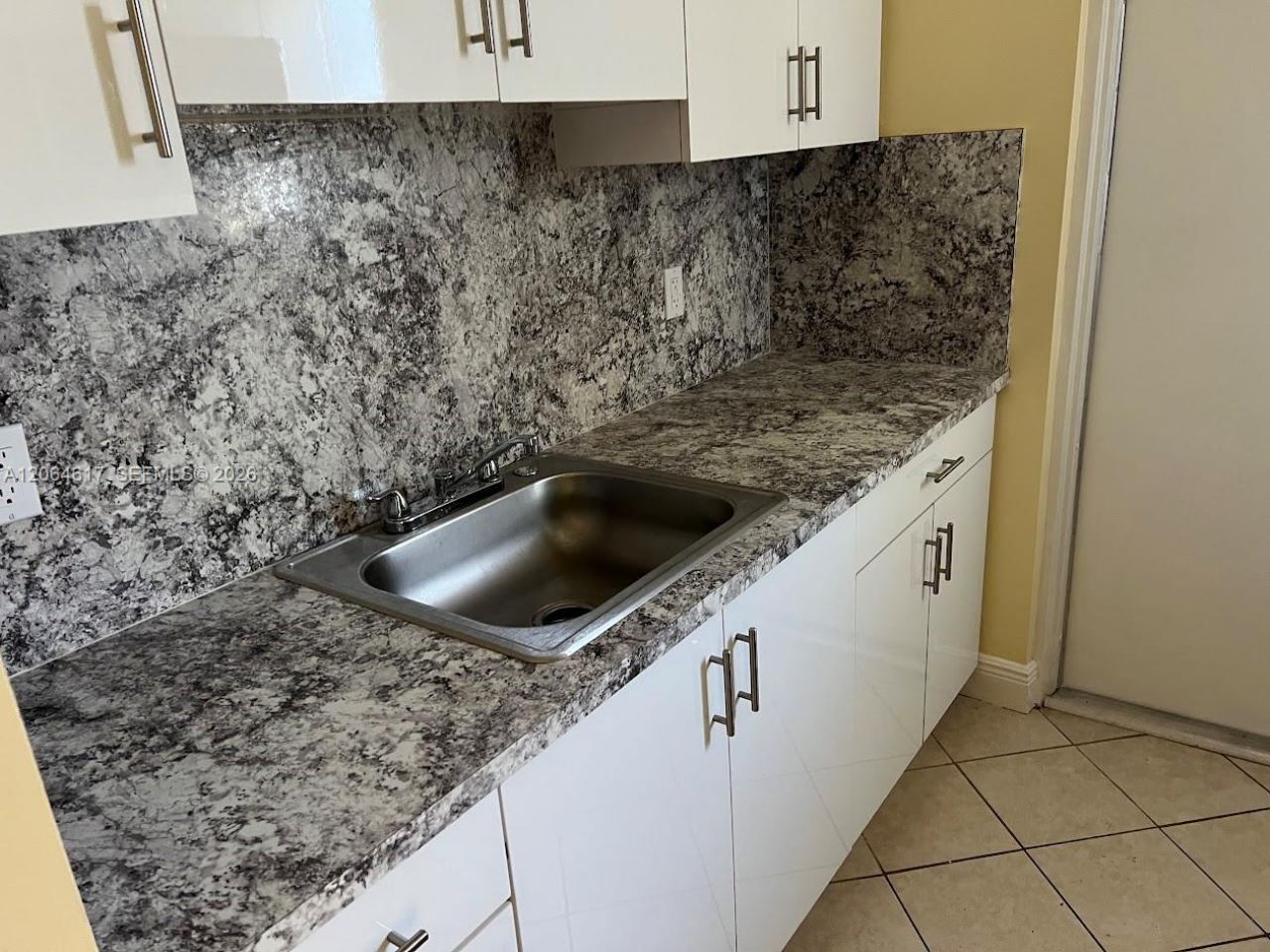 16982 NE 21st Ave, Unit 16982, North Miami Beach, FL 33162 Photo
