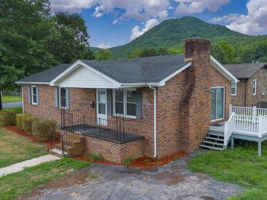 674 E 14th Street, Buena Vista, VA 24416