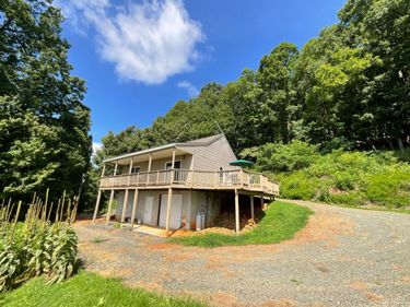 296 Hawks Nest Road, Monroe, VA 24574