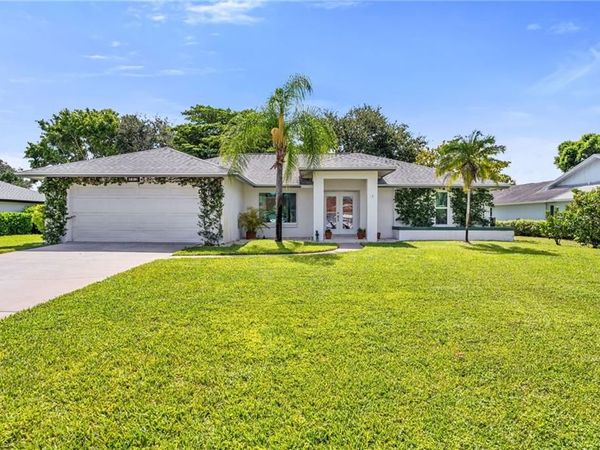 162 Westwood DR , NAPLES, FL 34110