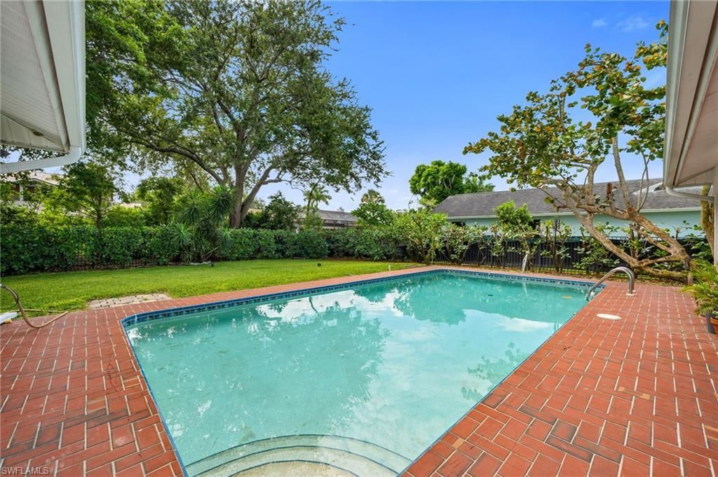 162 Westwood Dr, Naples, FL 34110 Photo