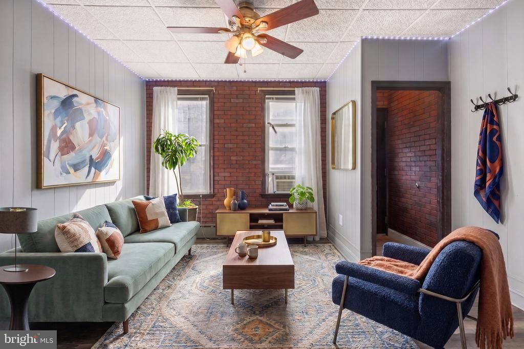 3218 E Thompson Street, Philadelphia, PA 19134 Main Photo