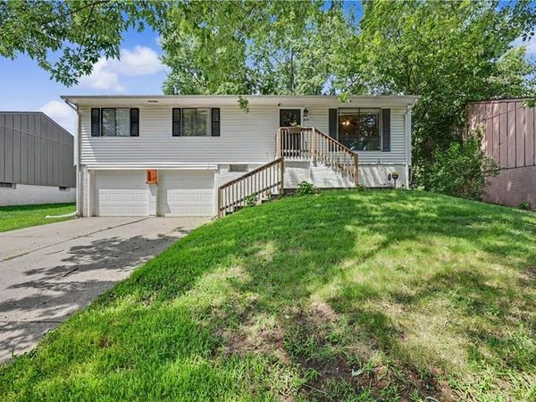 632 N Mohican Drive, Independence, MO 64056