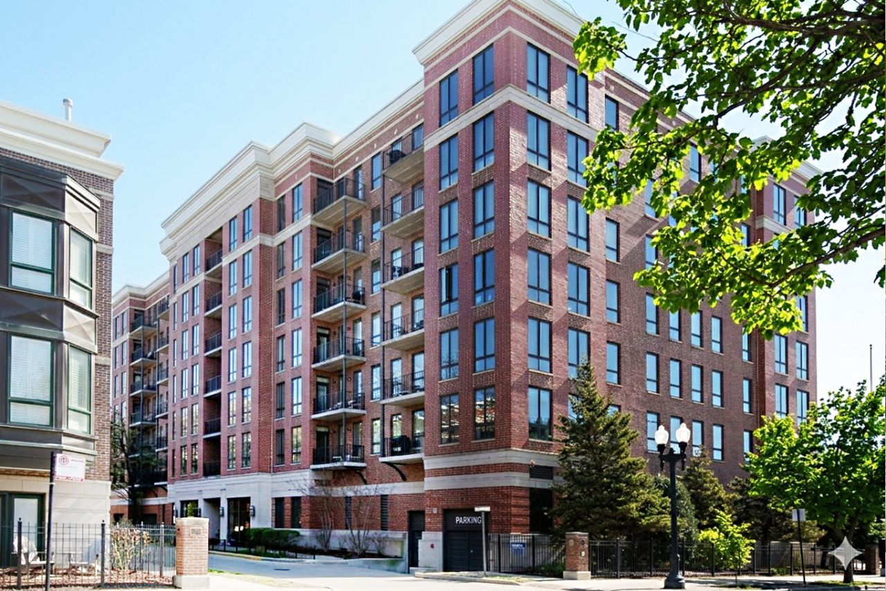 343 W Old Town Court, Unit 508, Chicago, IL 60610 Main Photo