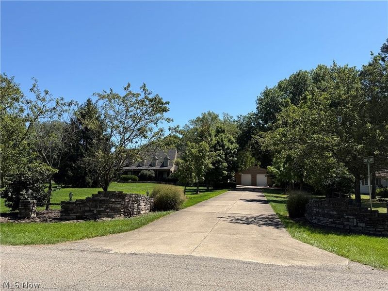 1406 Henn Hyde Road NE, Warren, OH 44484 Photo 2