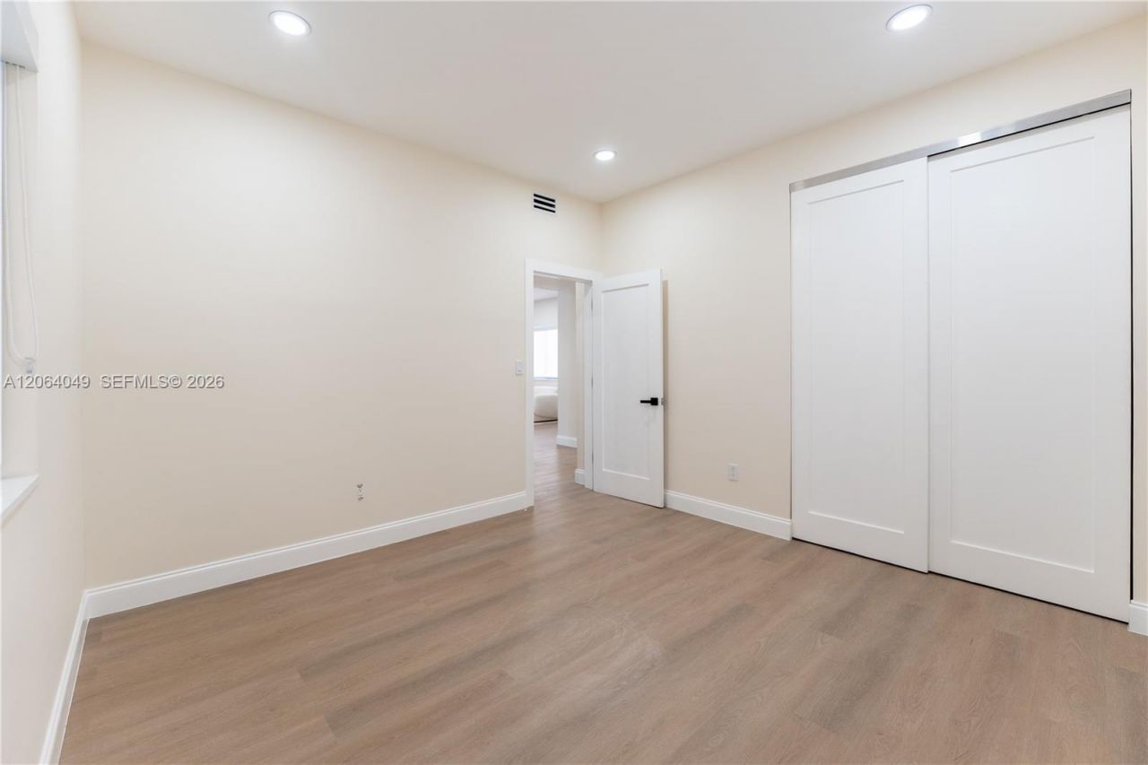 4144 Alton Rd , Unit 4144, Miami Beach, FL 33140 Photo