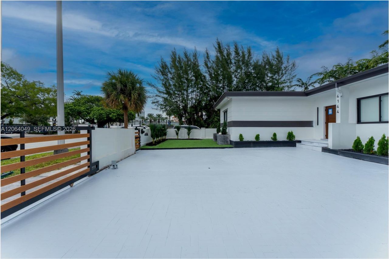 4144 Alton Rd , Unit 4144, Miami Beach, FL 33140 Photo