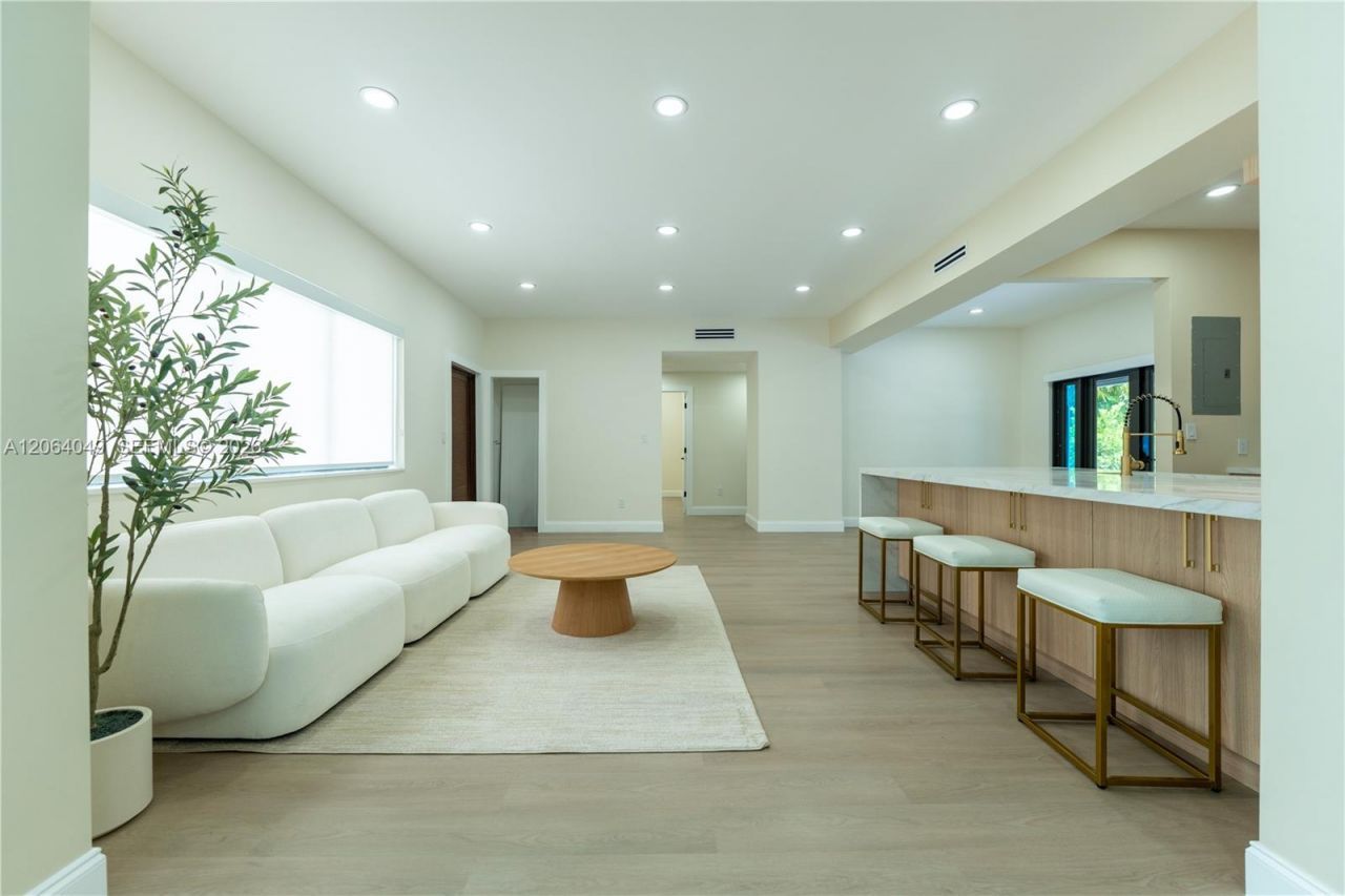 4144 Alton Rd , Unit 4144, Miami Beach, FL 33140 Photo