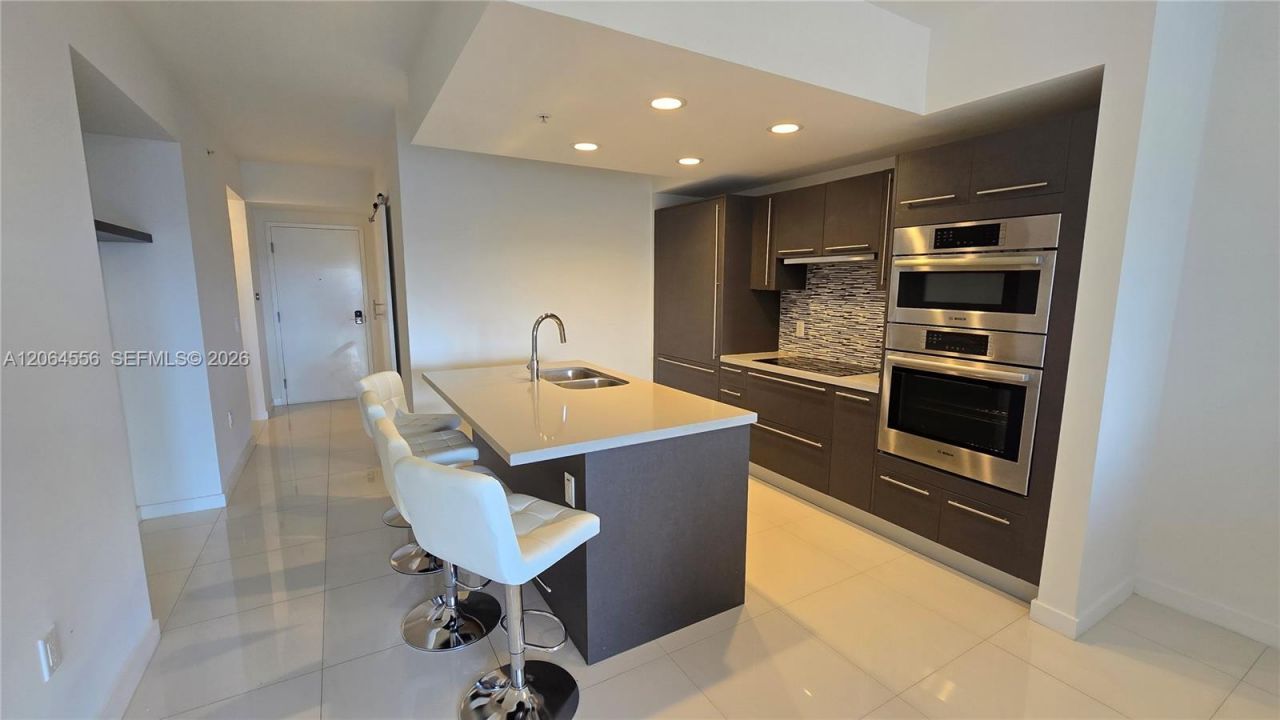 7825 NW 107th Ave, Unit 318, Doral, FL 33178 Photo