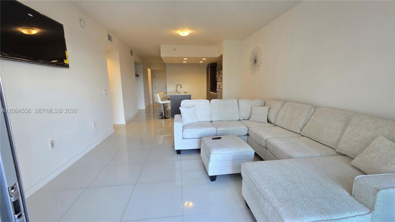 7825 NW 107th Ave, Unit 318, Doral, FL 33178 Photo