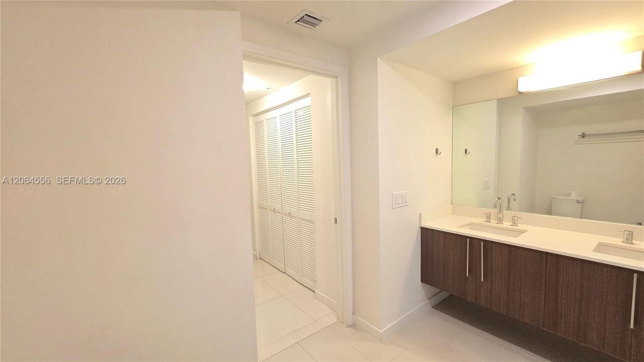 7825 NW 107th Ave, Unit 318, Doral, FL 33178 Photo