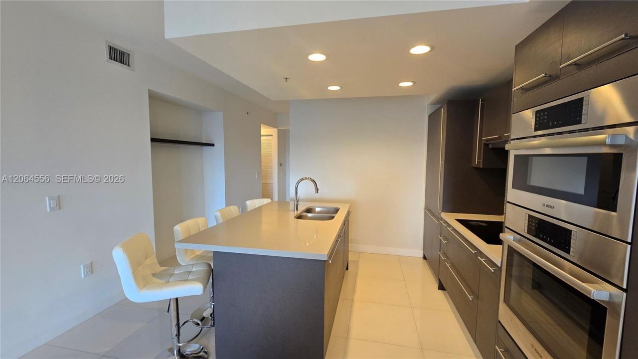 7825 NW 107th Ave, Unit 318, Doral, FL 33178 Photo