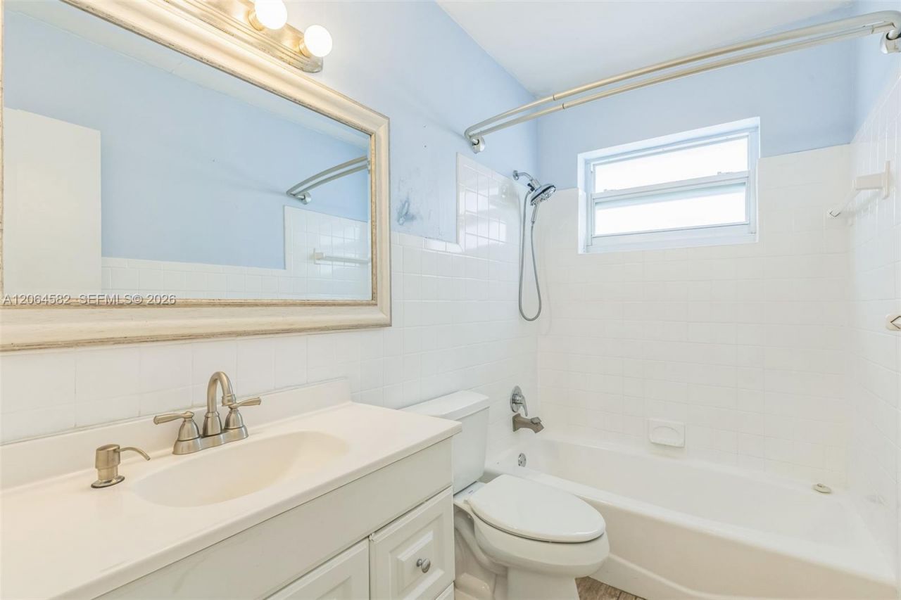6931 SW 2nd St , Pembroke Pines, FL 33023 Photo